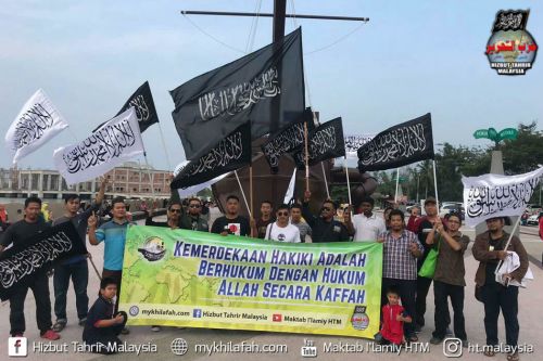 Malaysia: Hizb ut Tahrir Convoy to Introduce Liwaa&#039; and Rayah in Manjung, Perak