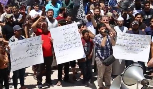 Wilayah Syria: Demonstration in town of Idlib in Support of Rebels of Horan
