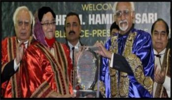 Hasinas Auszeichnung mit Ehrentiteln als Anerkennung für ein Abkommen mit Indien über die Anschaffung indischer Verteidigungstechnik ...