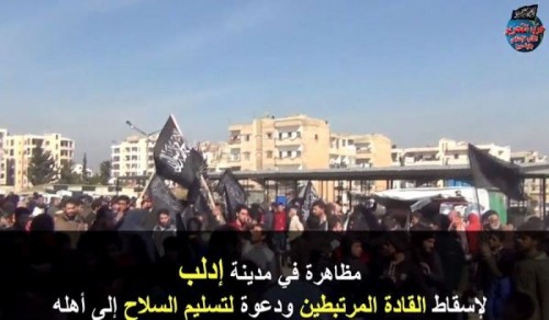 Suriye Vilayeti: İdlib&#039;deki protestoda kukla liderlerin devrilmesi ve silahların ihlaslı halka verilmesine çağrı