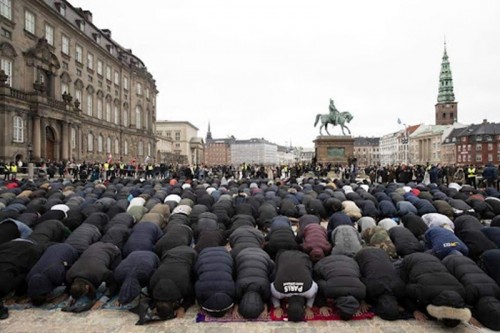 Danimarka Hükümeti İslami Aile Değerleriyle Mücadeleyi Kaybetti