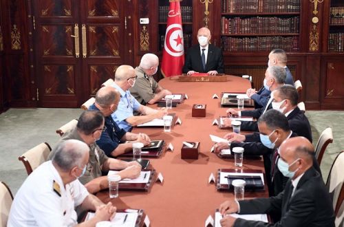 سوال کا جواب : تیونس کے صدر کا پارلیمنٹ کو معطل اور وزیر اعظم کو برطرف کرنے کاا قدام!