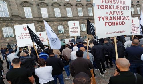 Denmark: Protest before the Danish Parliament in Support of the Hijab &amp; Islam!