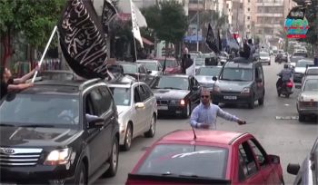 Wilaya Libanon: Autokorso mit dem Motto „Errichtet das Kalifat wieder her!“