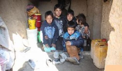 افغانستان کے بچے بھوک سے مر رہے ہیں ...